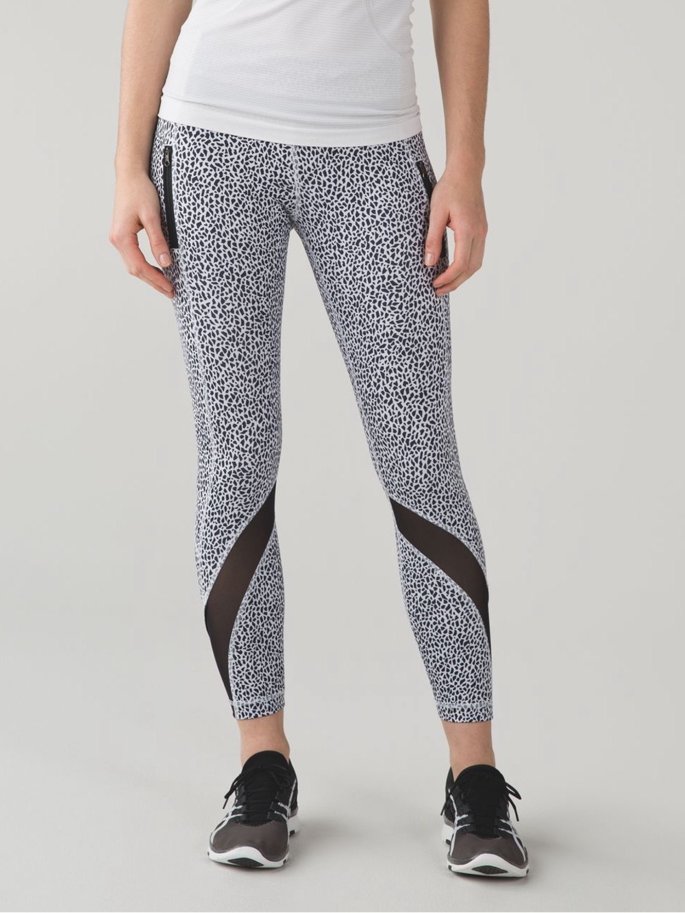 🖤 Lululemon Inspire Tight II Miss Mosaic White Black Leggings Women's Size 6